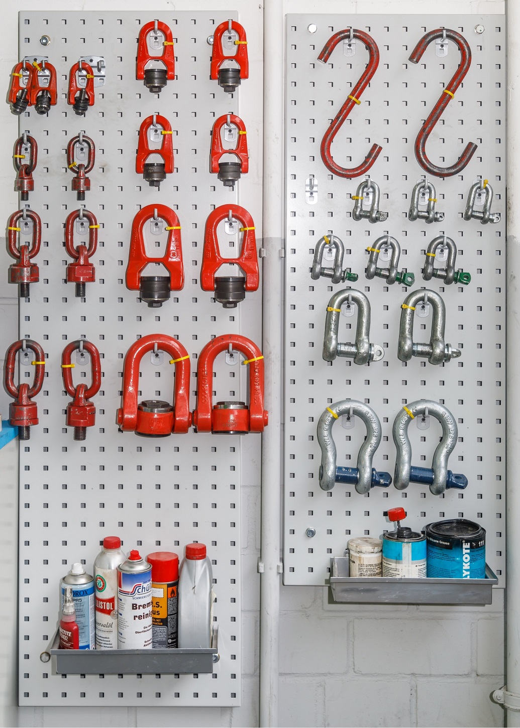 Shackles & Hooks